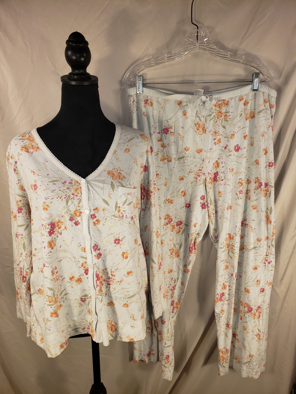 Midnight by Carole Hochman Cream Floral Long Sleeve Pajama Set - L